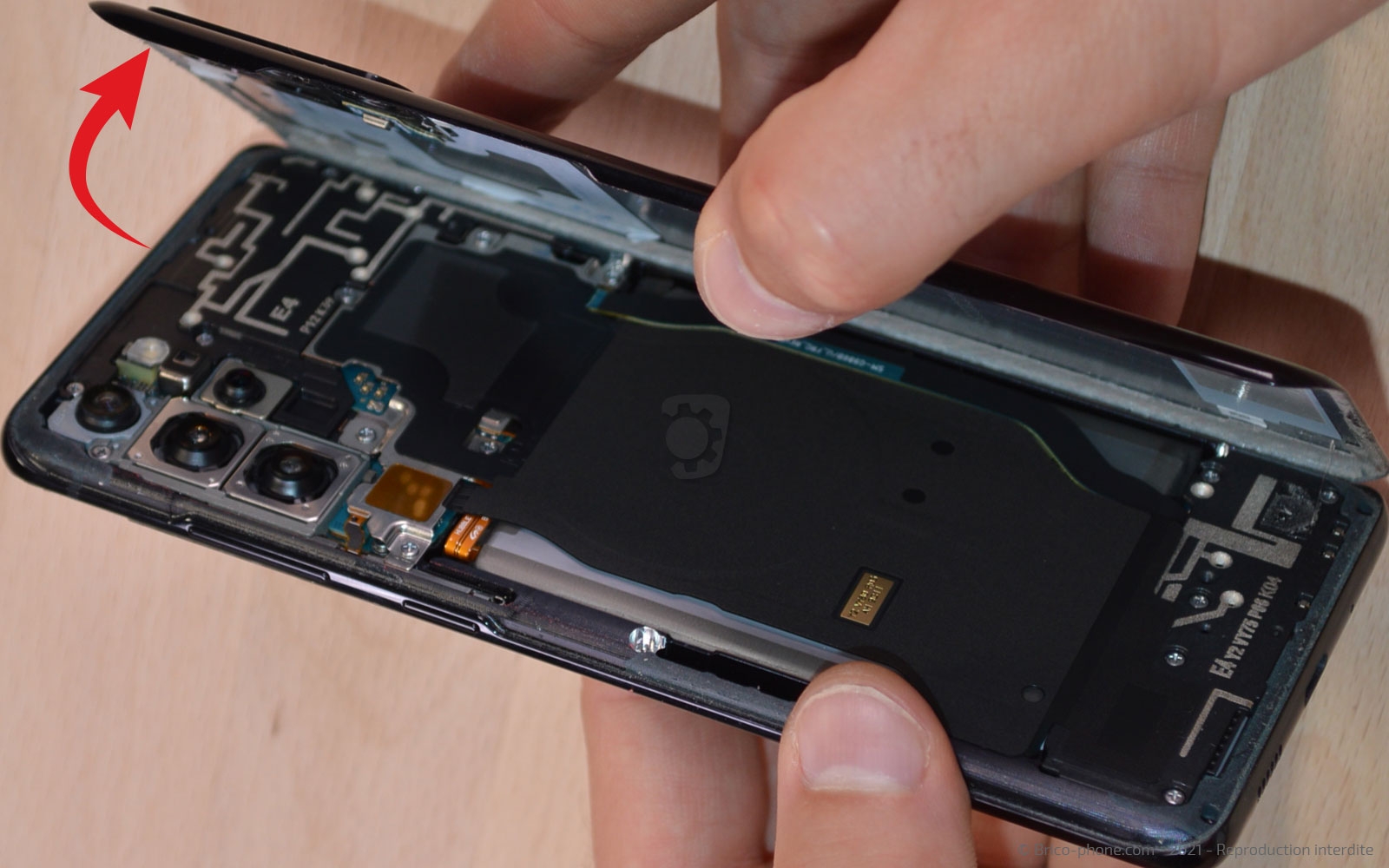 Changement de batterie  sur Galaxy S20 Plus photo 2