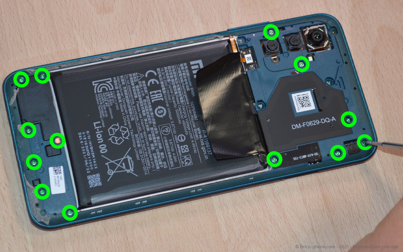 Changement du bloc écran sur Poco M3 Pro photo 3