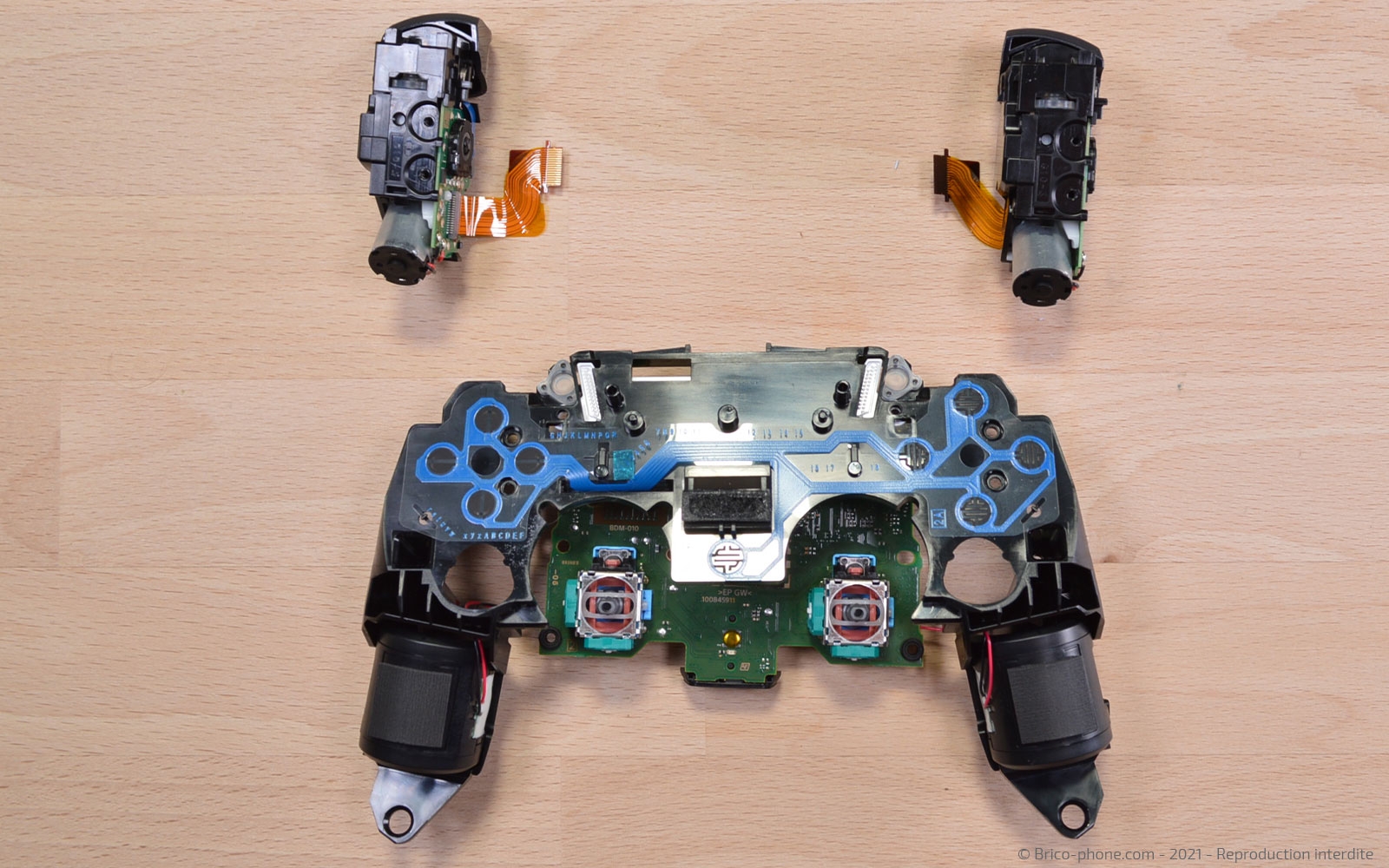 Démontage complet de la manette sur Playstation 5 photo 2