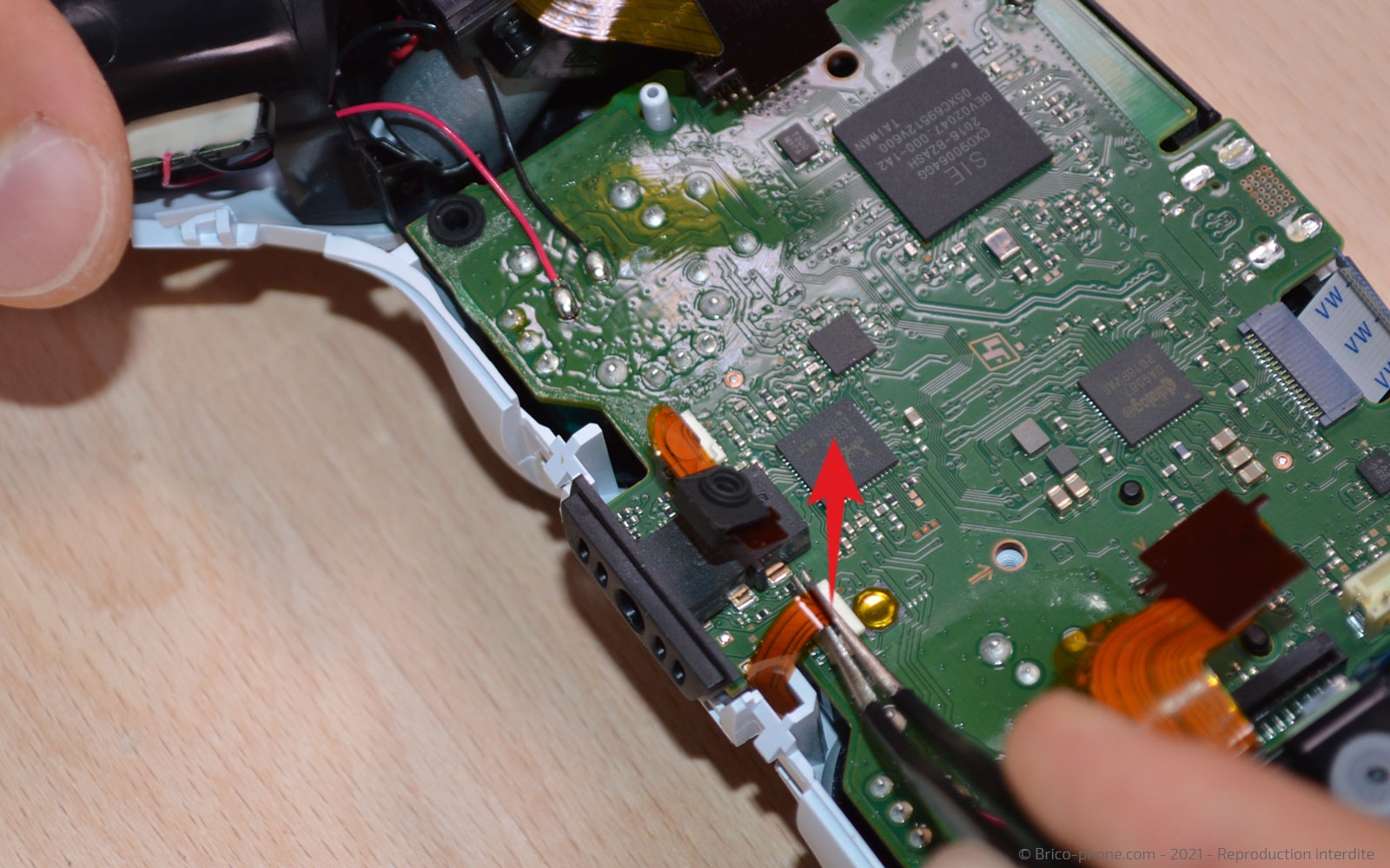 Démontage complet de la manette sur Playstation 5 photo 4