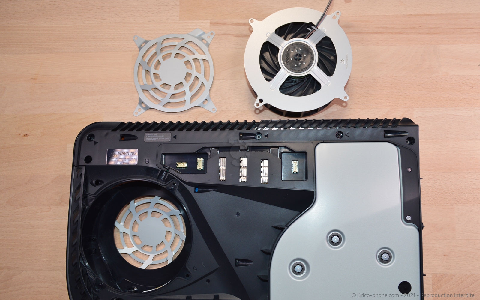 Changement du bloc d'alimentation sur Playstation 5 photo 4