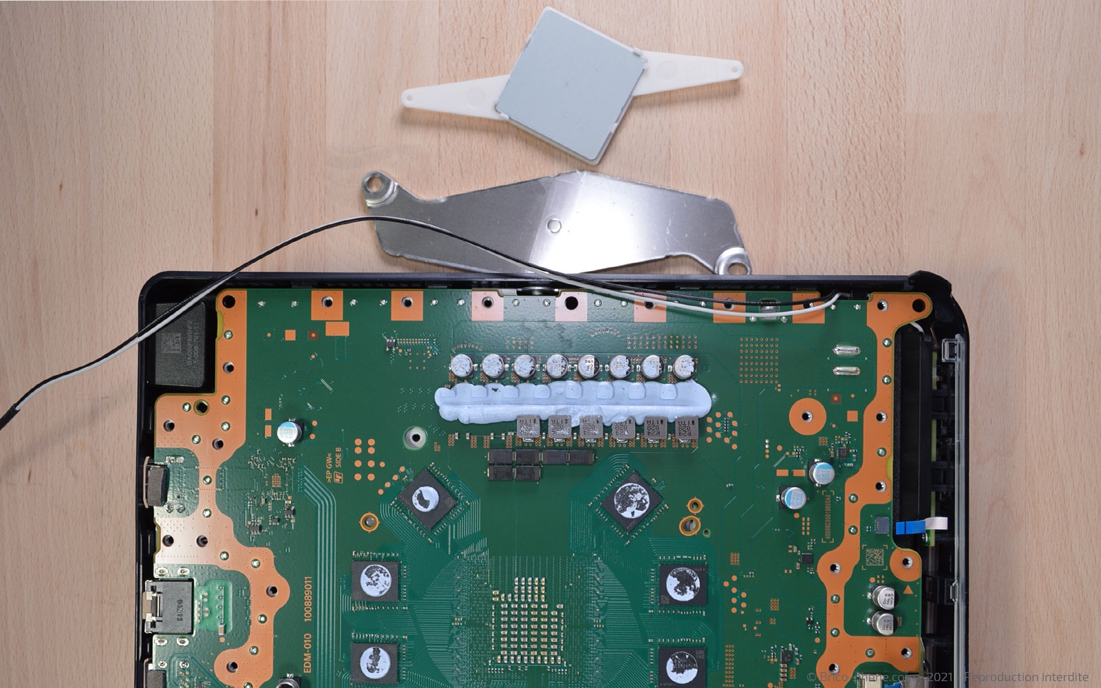 Changement du bloc d'alimentation sur Playstation 5 photo 3