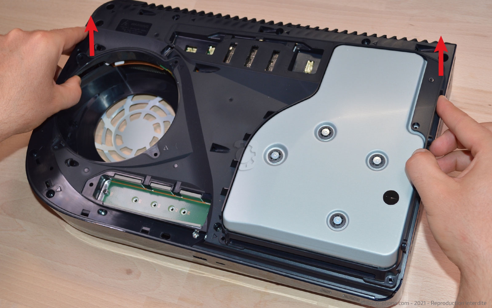 Changement du bloc d'alimentation sur Playstation 5 photo 2