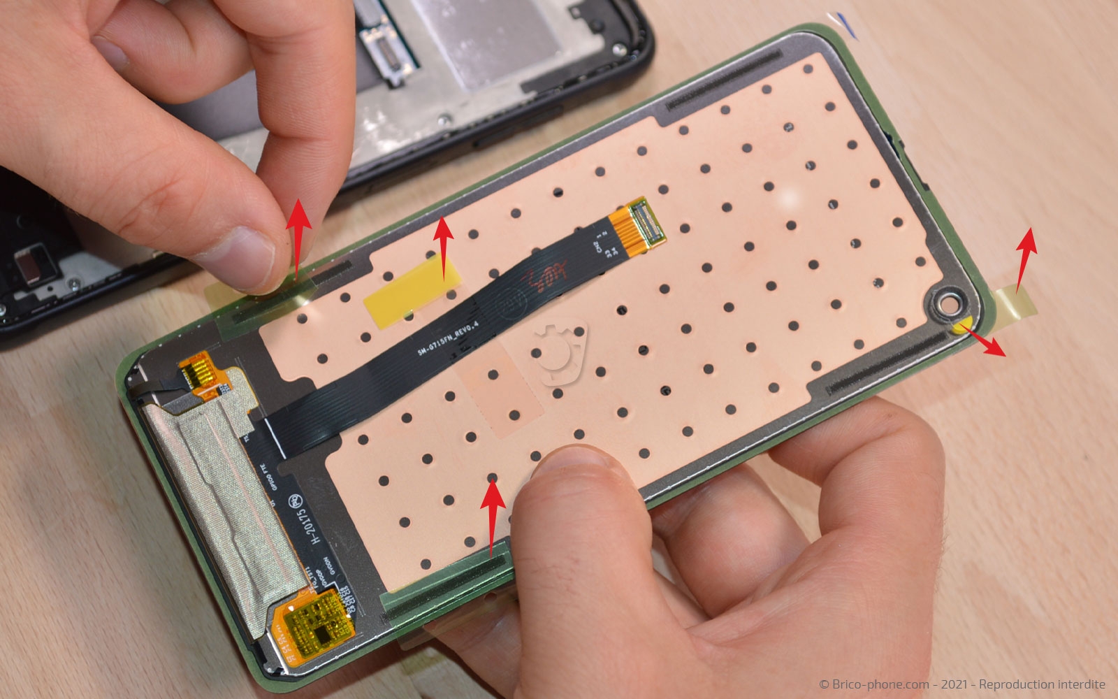 Changement de l'écran (vitre + LCD) sur Galaxy Xcover Pro photo 3