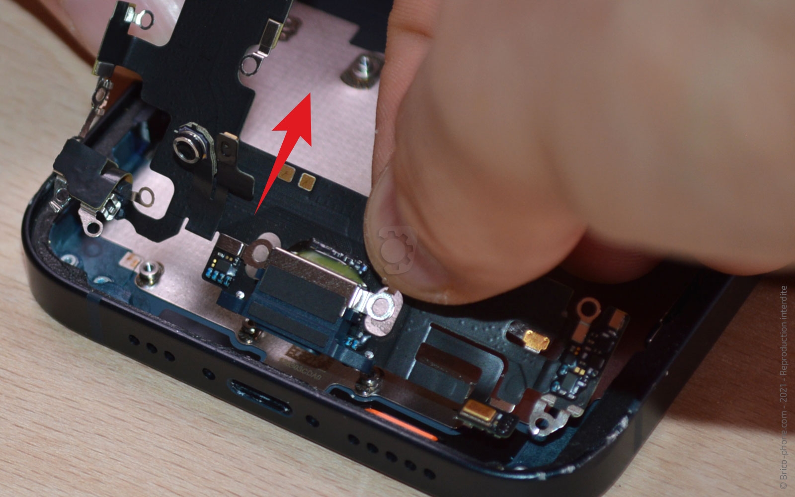 Guide de réparation sur iPhone 13 photo 4