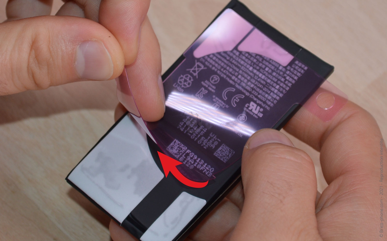 Changement de la batterie sur iPhone 13 photo 4