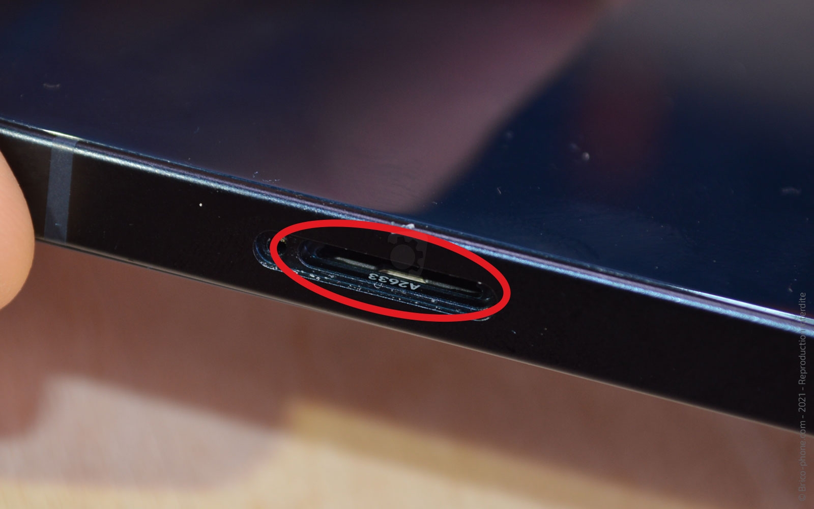 Changement de la batterie sur iPhone 13 photo 4