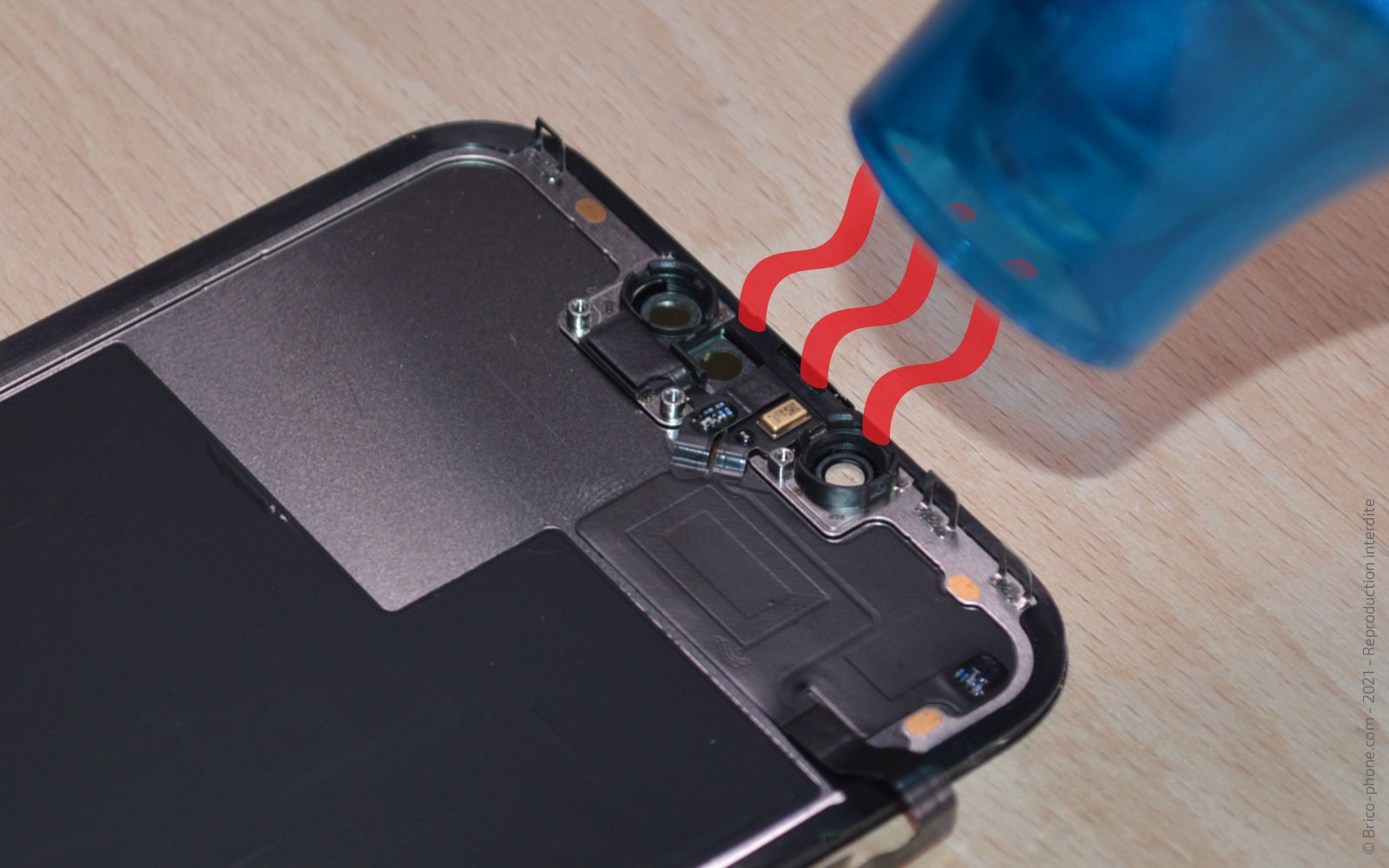 Changement de la batterie sur iPhone 13 photo 1