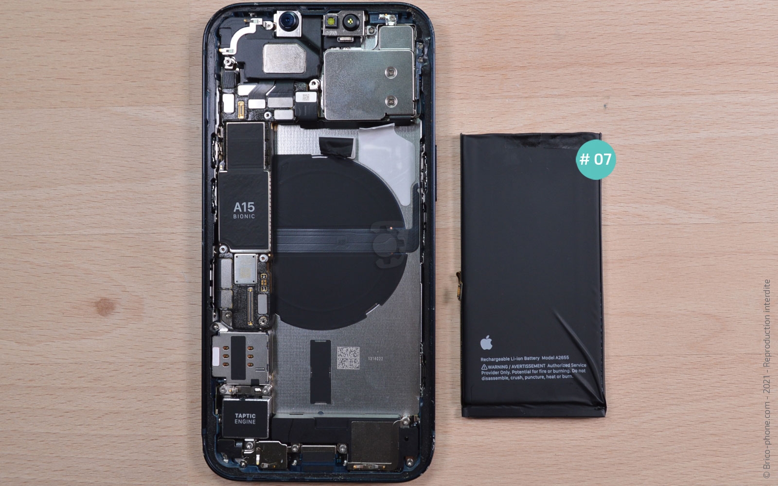 Changement de la batterie sur iPhone 13 photo 2