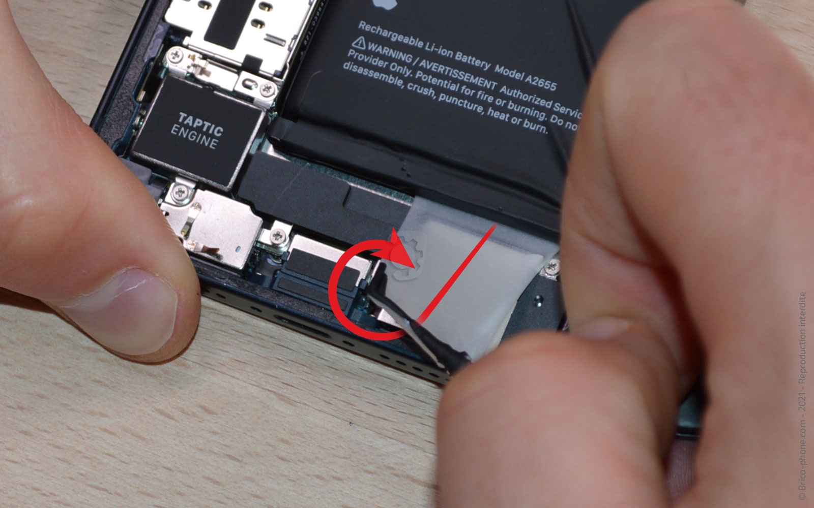 Changement de la batterie sur iPhone 13 photo 3