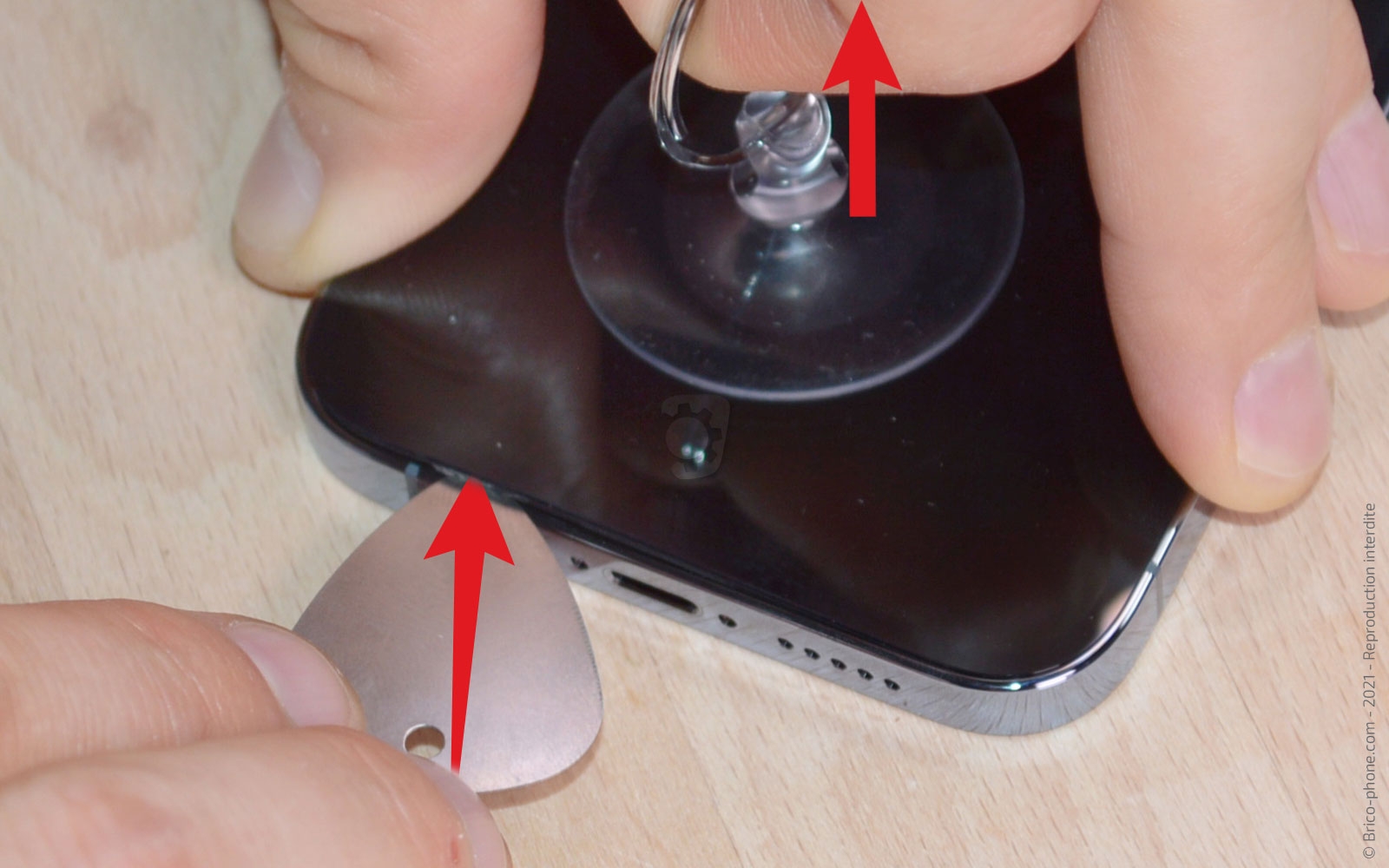 Changement du module triple caméras arrière sur iPhone 13 Pro photo 3