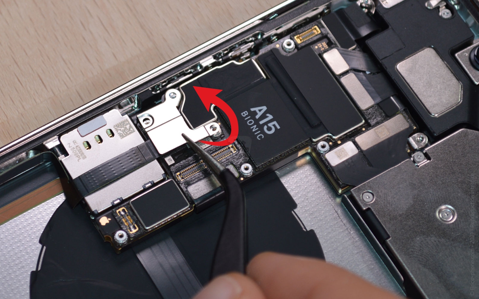 Guide de réparation sur iPhone 13 Pro Max photo 2