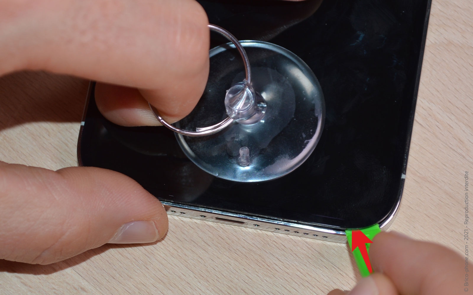 Comment changer l'écran (vitre + Oled) sur iPhone 13 Pro Max photo 2