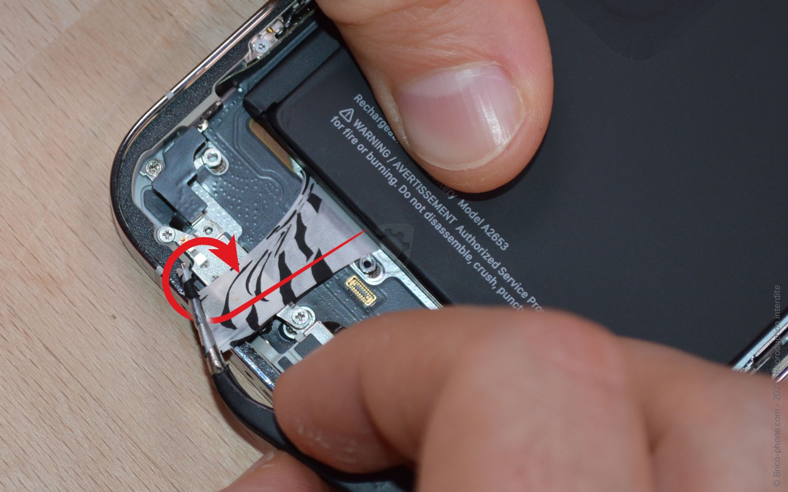 Comment remplacer la batterie sur iPhone 13 Pro Max photo 2