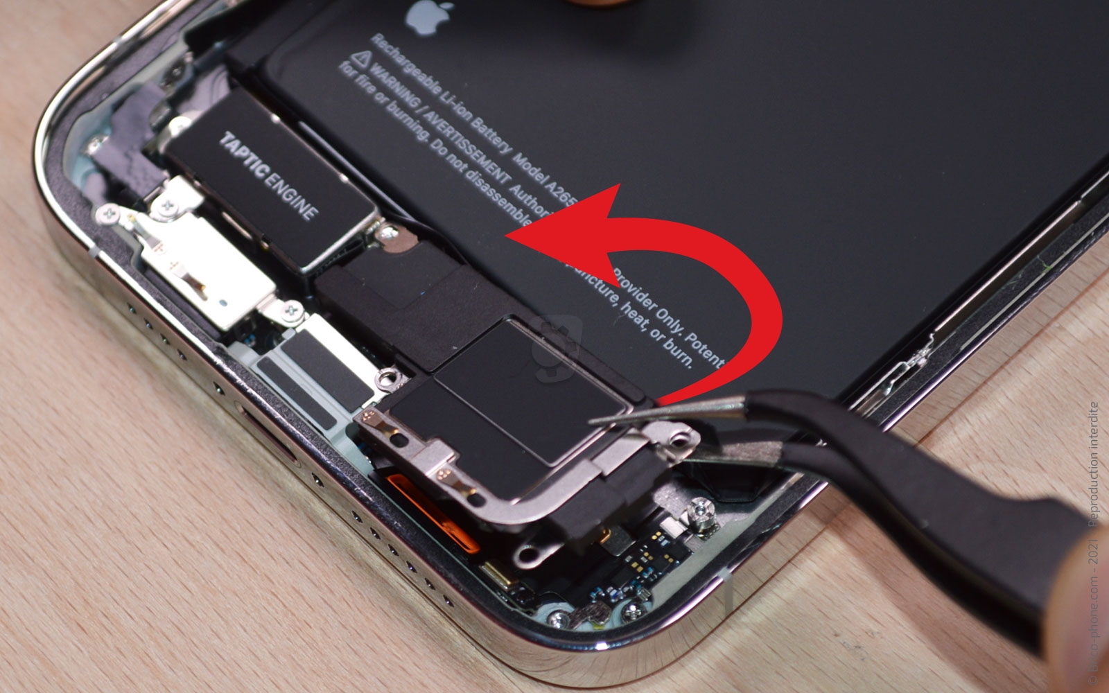 Comment changer le connecteur de charge sur iPhone 13 Pro Max photo 2