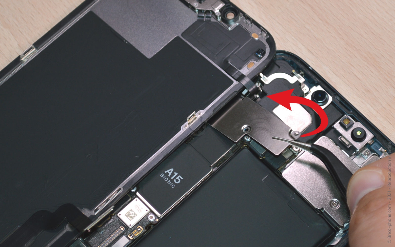 Changement du buzzer (HP interne) sur iPhone 13 photo 3