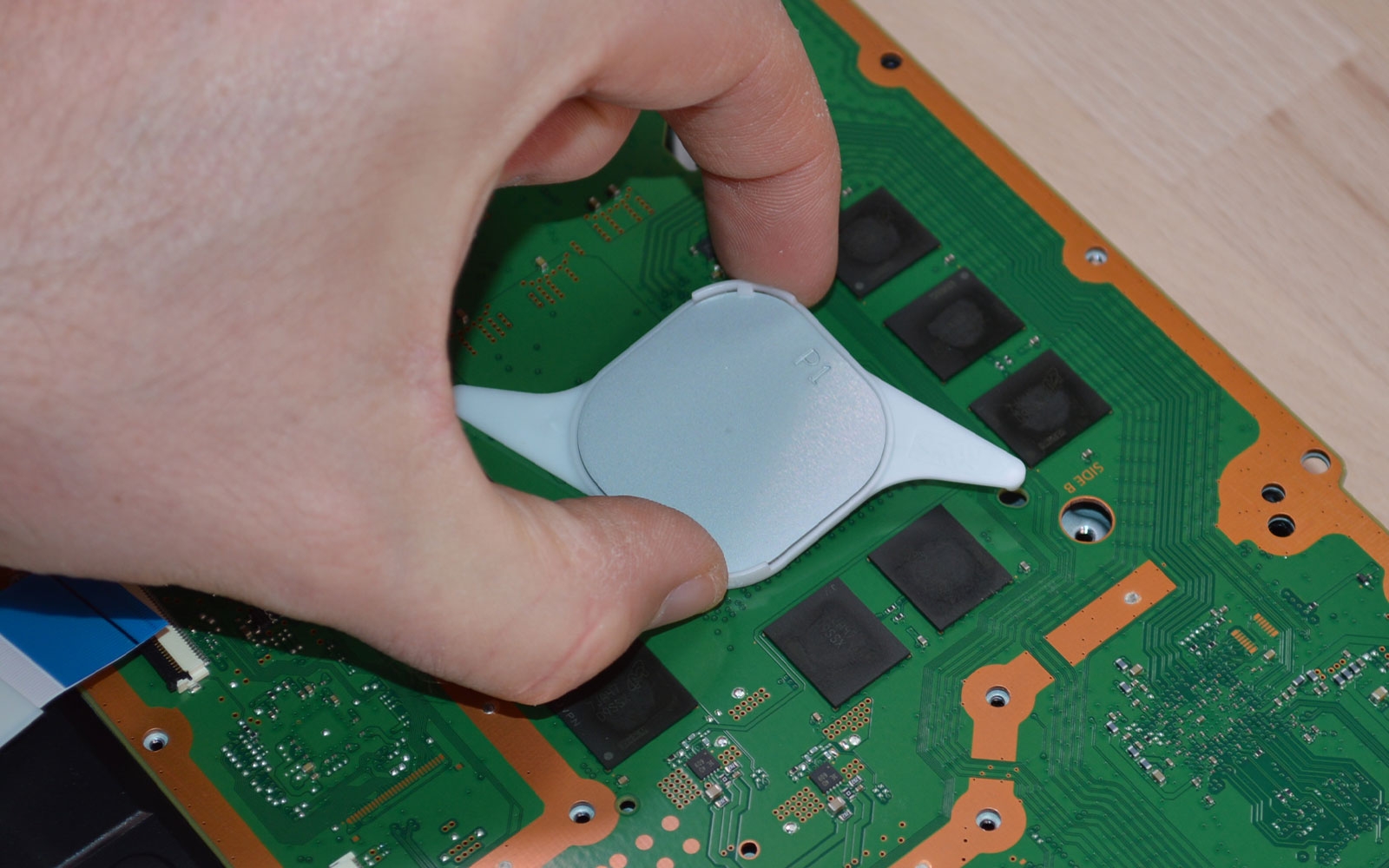 Changement du lecteur Blu-Ray sur Playstation 4 SLIM photo 3