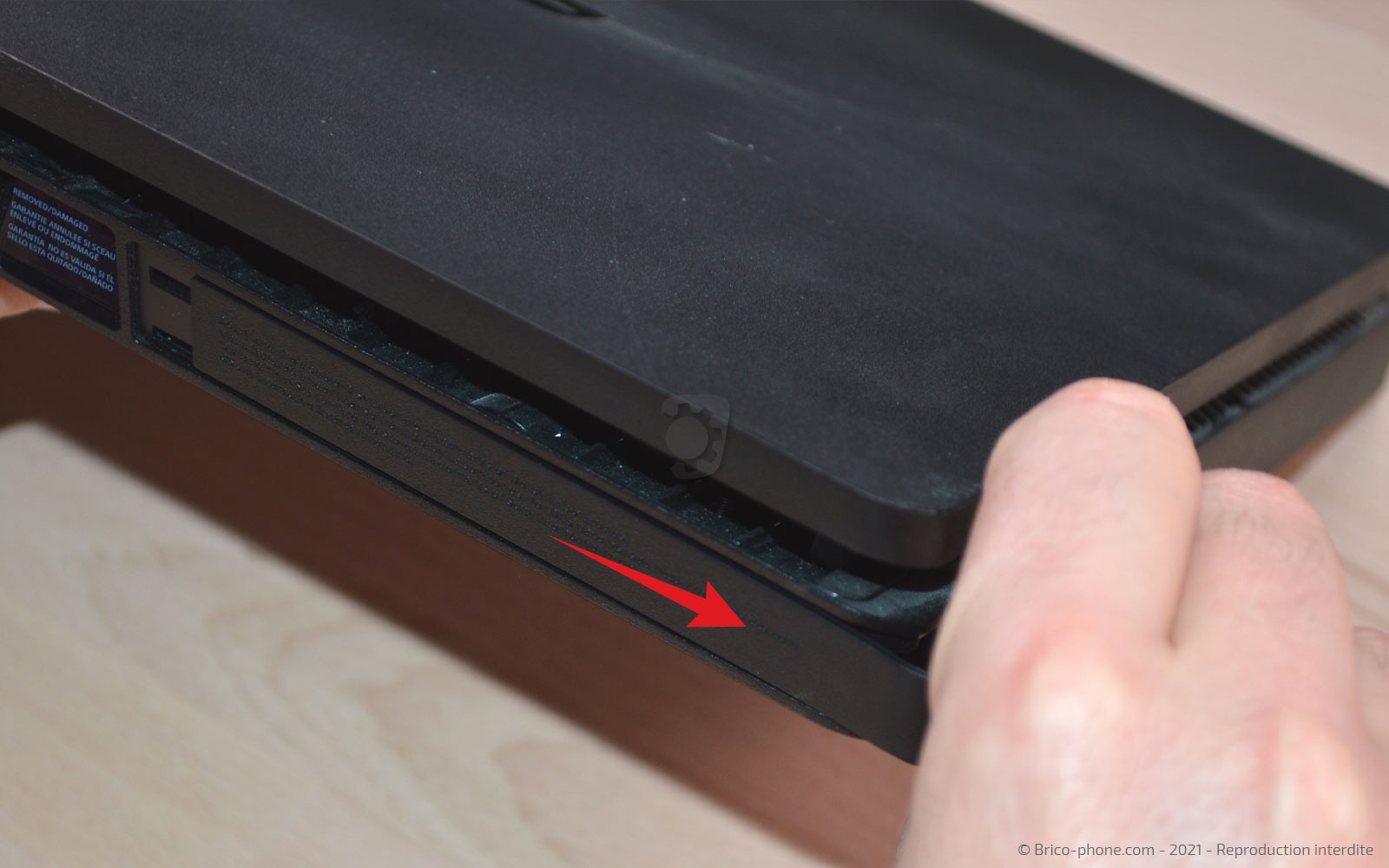 Changement du bloc d'alimentation sur Playstation 4 SLIM photo 2