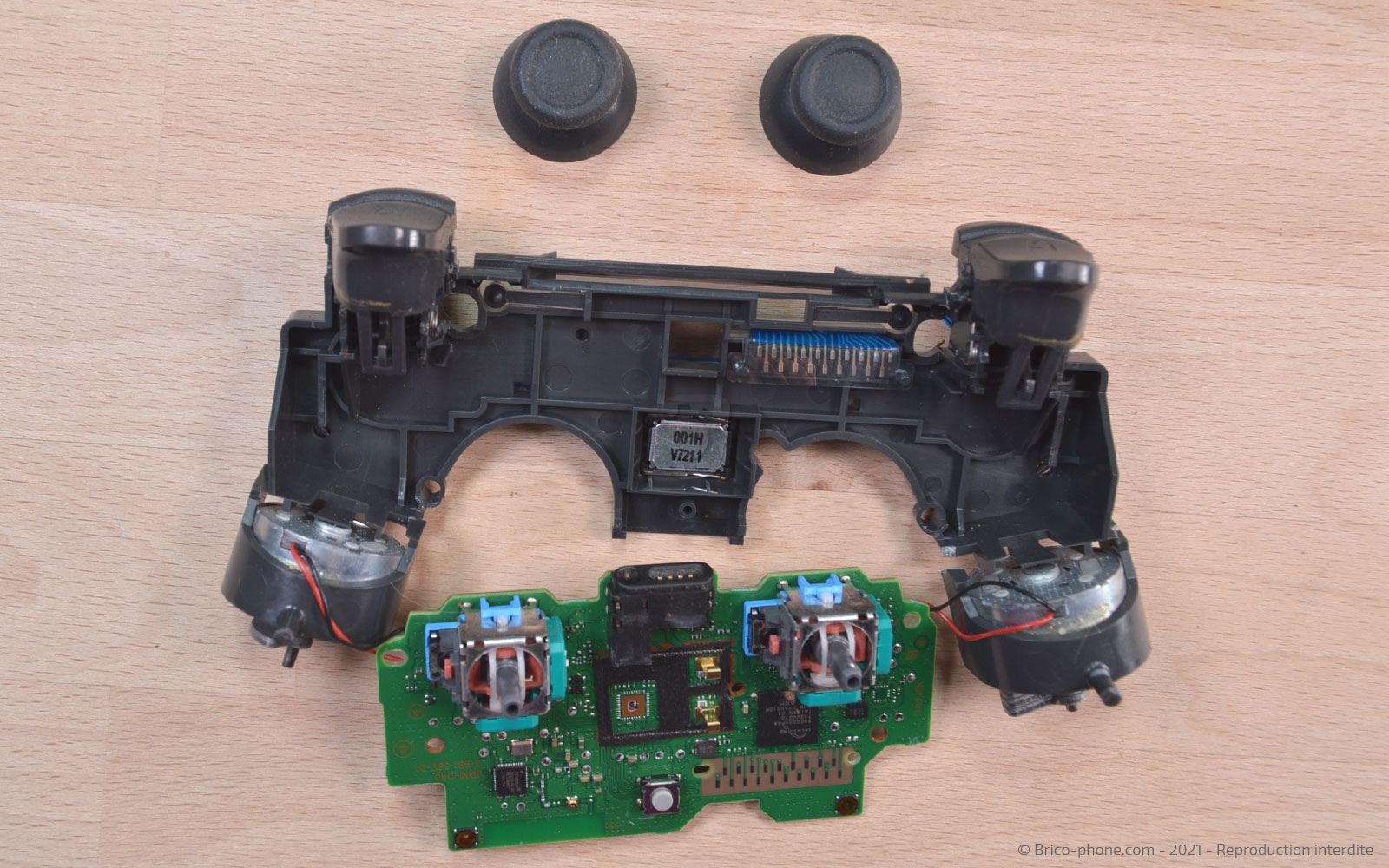 Changement des Joysticks de la manette sur Playstation 4 SLIM photo 2