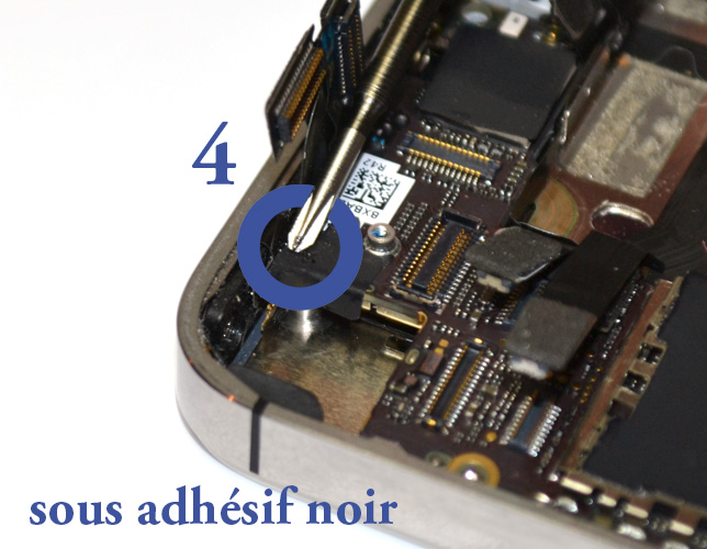 Changement de nappe bouton Power sur iPhone 4S photo 1