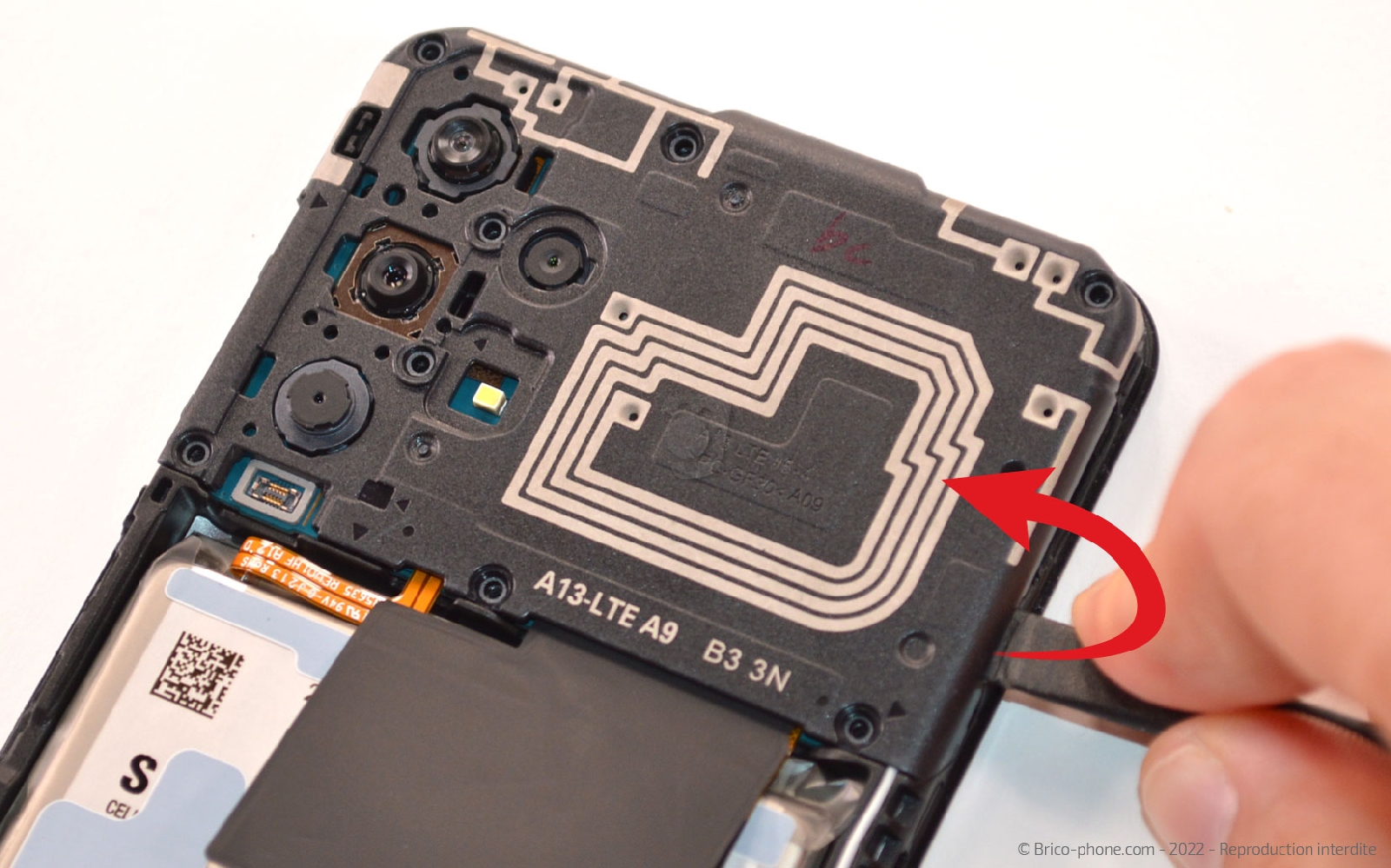 Comment changer la batterie sur Galaxy A13 photo 3