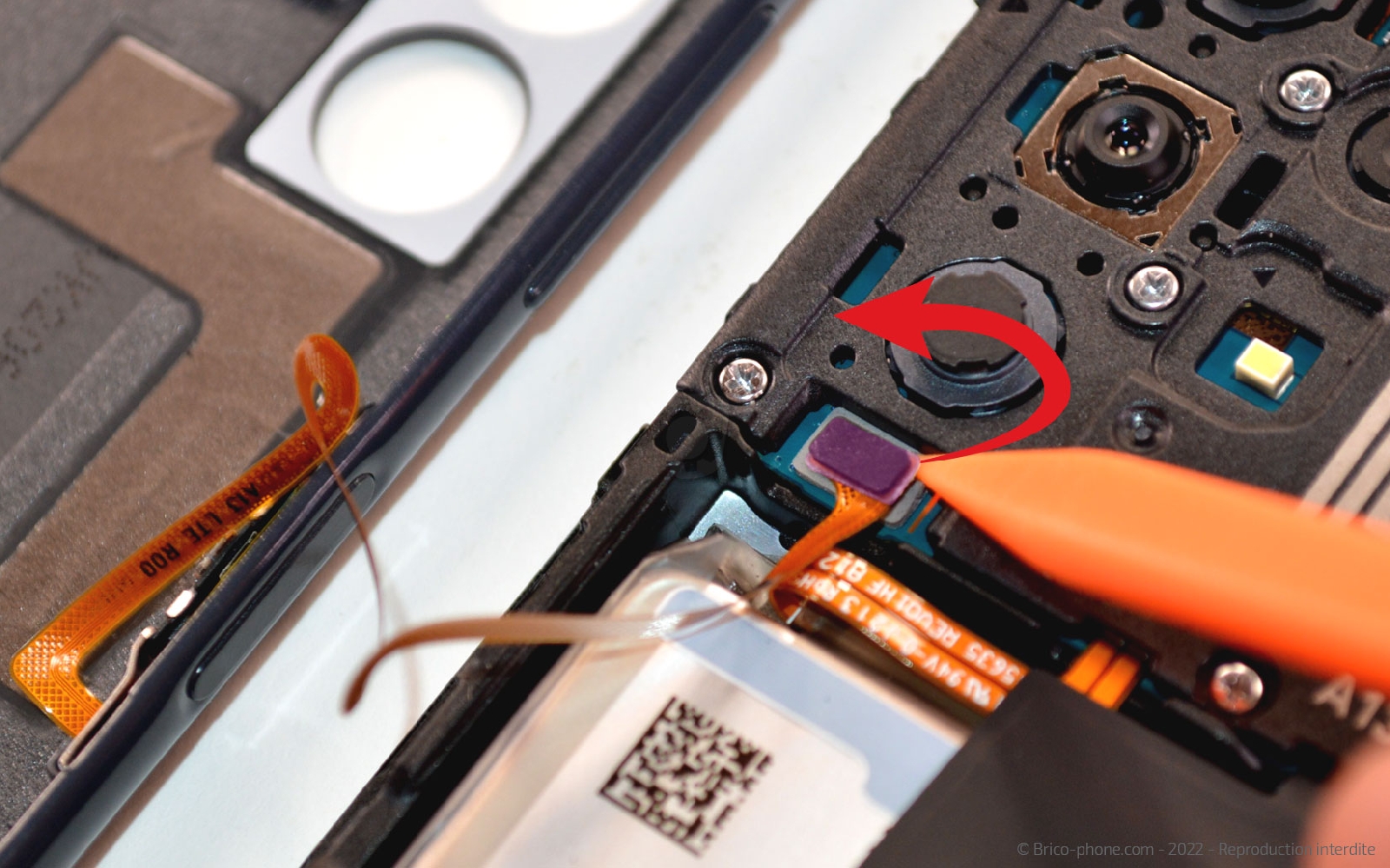 Comment remplacer le connecteur de charge sur Galaxy A13 photo 3