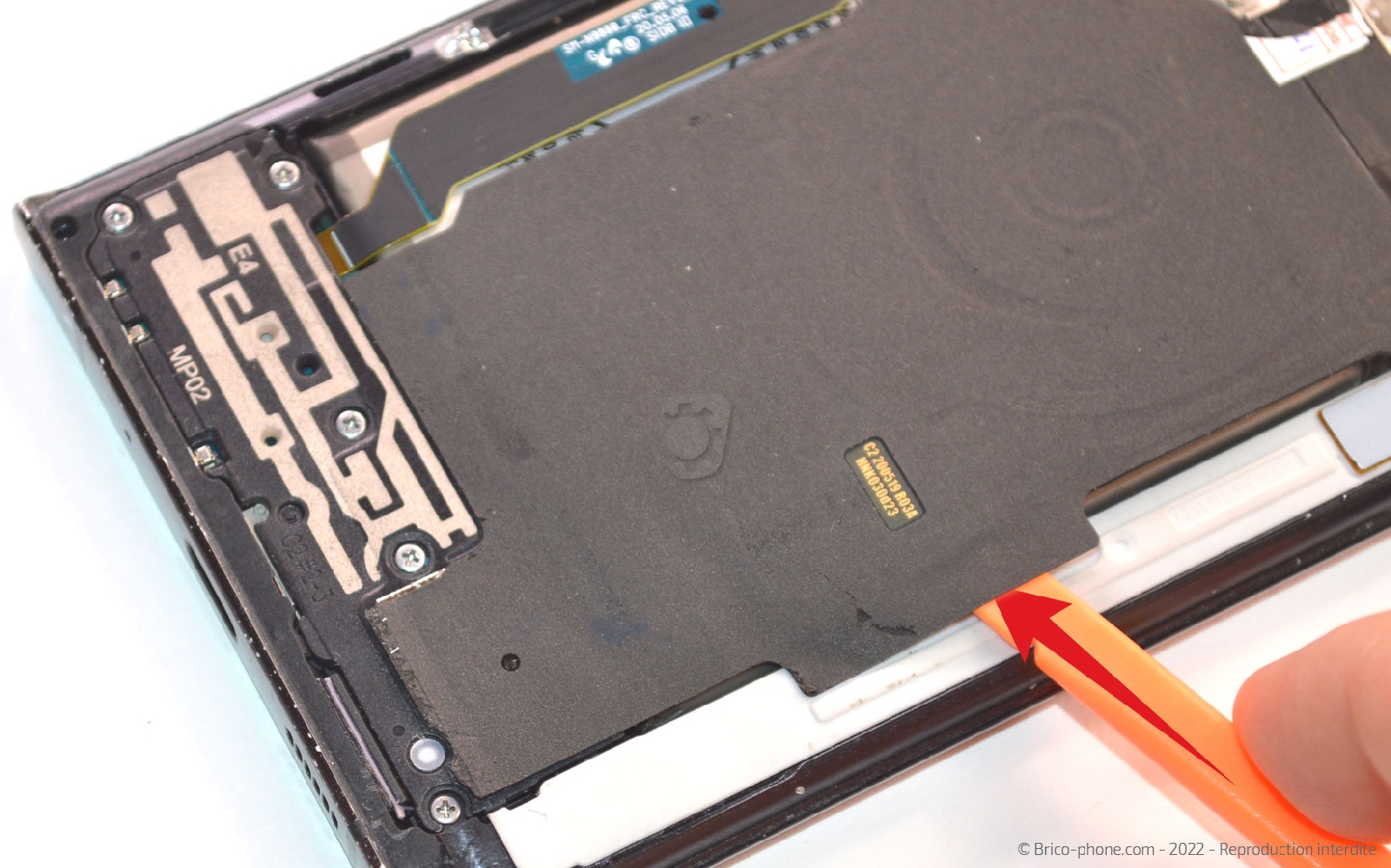 Comment changer le connecteur de charge sur Galaxy Note 20 Ultra 5G photo 2