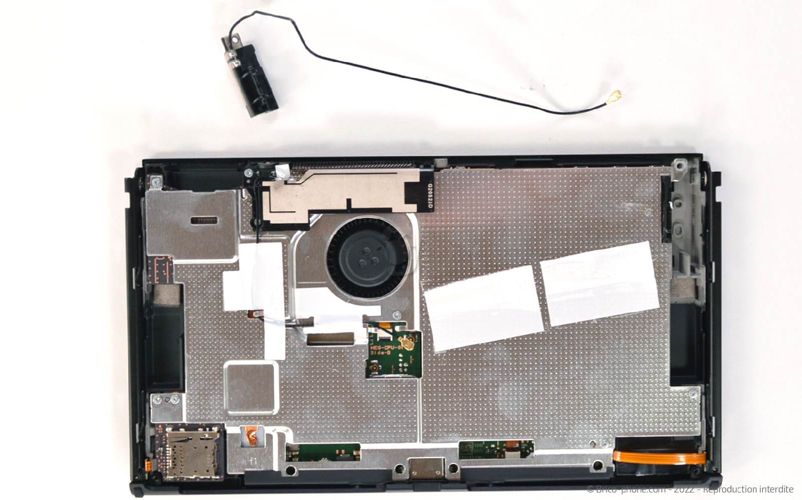 Comment remplacer une antenne réseau sur Switch Oled photo 4