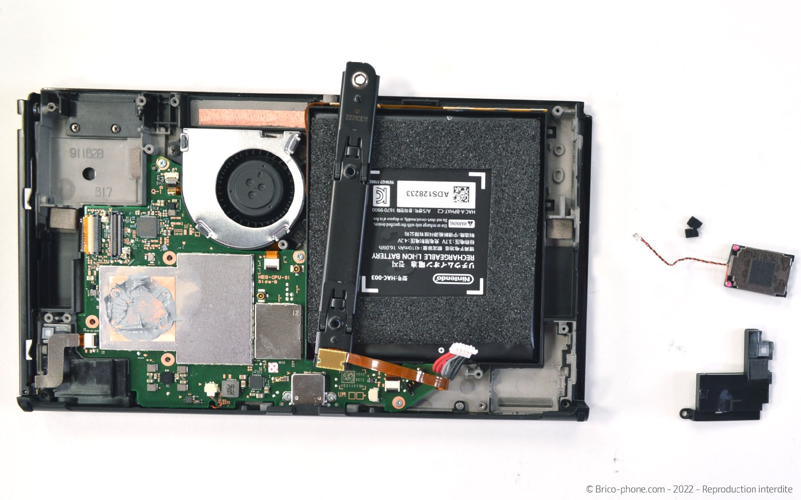 Comment remplacer les haut-parleurs sur Switch Oled photo 4