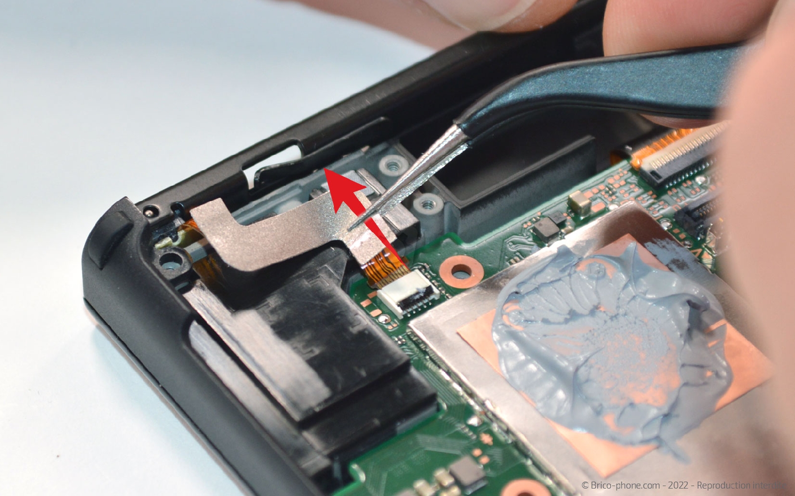 Comment remplacer les haut-parleurs sur Switch Oled photo 2