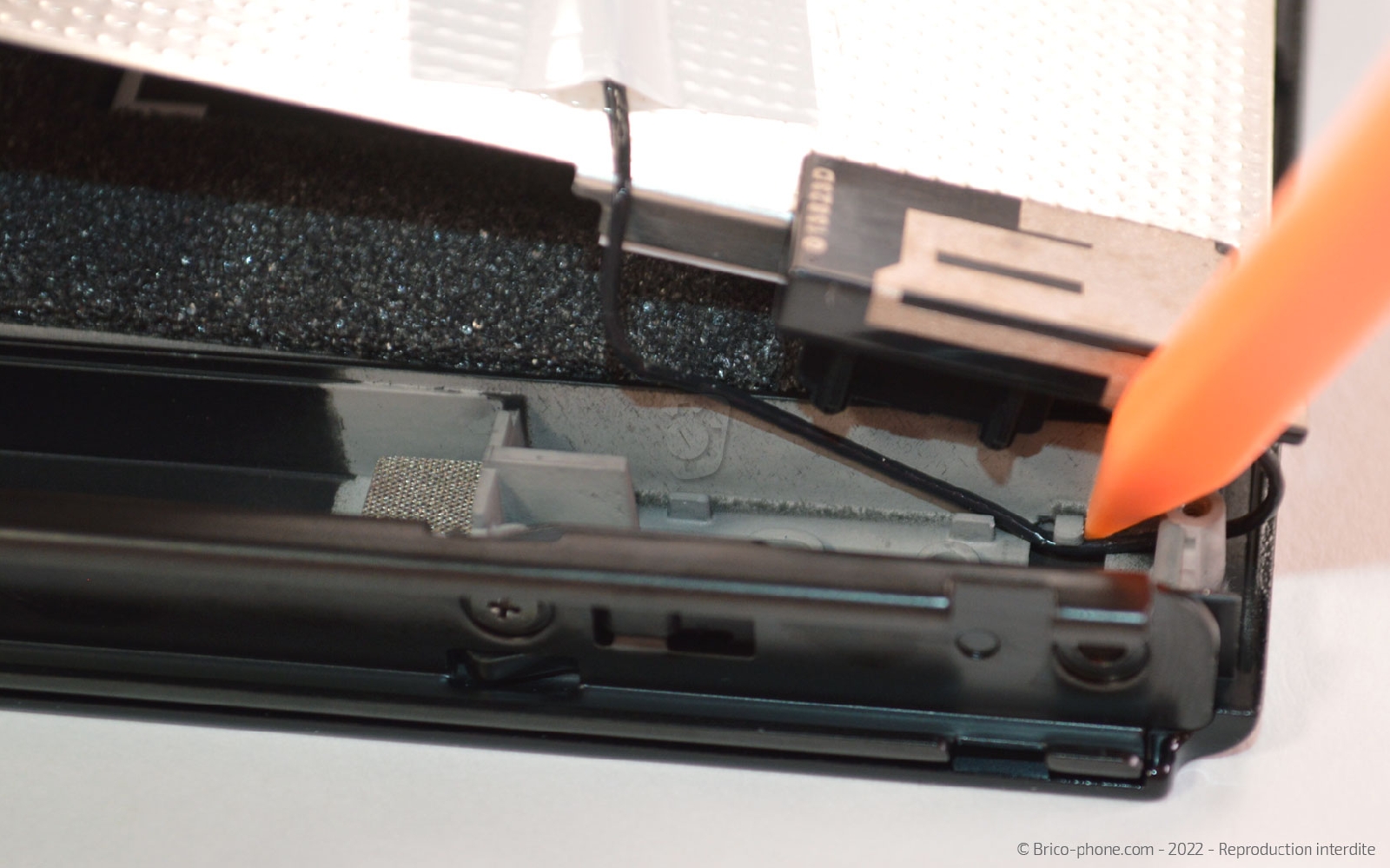 Comment remplacer les haut-parleurs sur Switch Oled photo 3