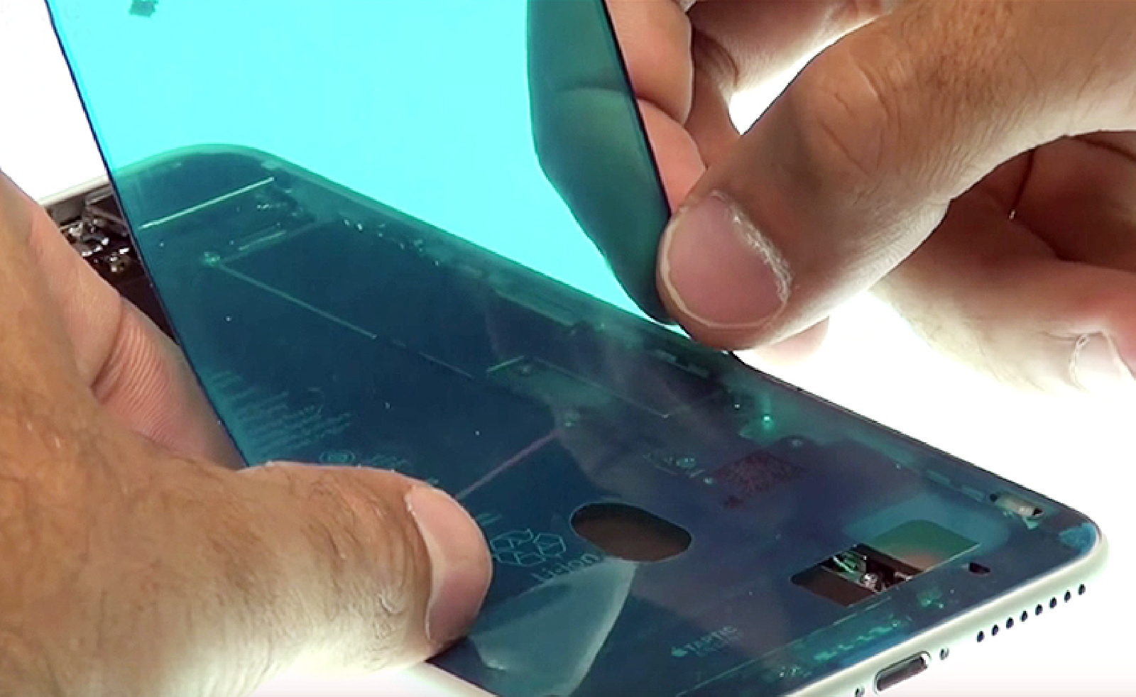 Changement du joint d'étanchéité sur iPhone 7 Plus photo 1