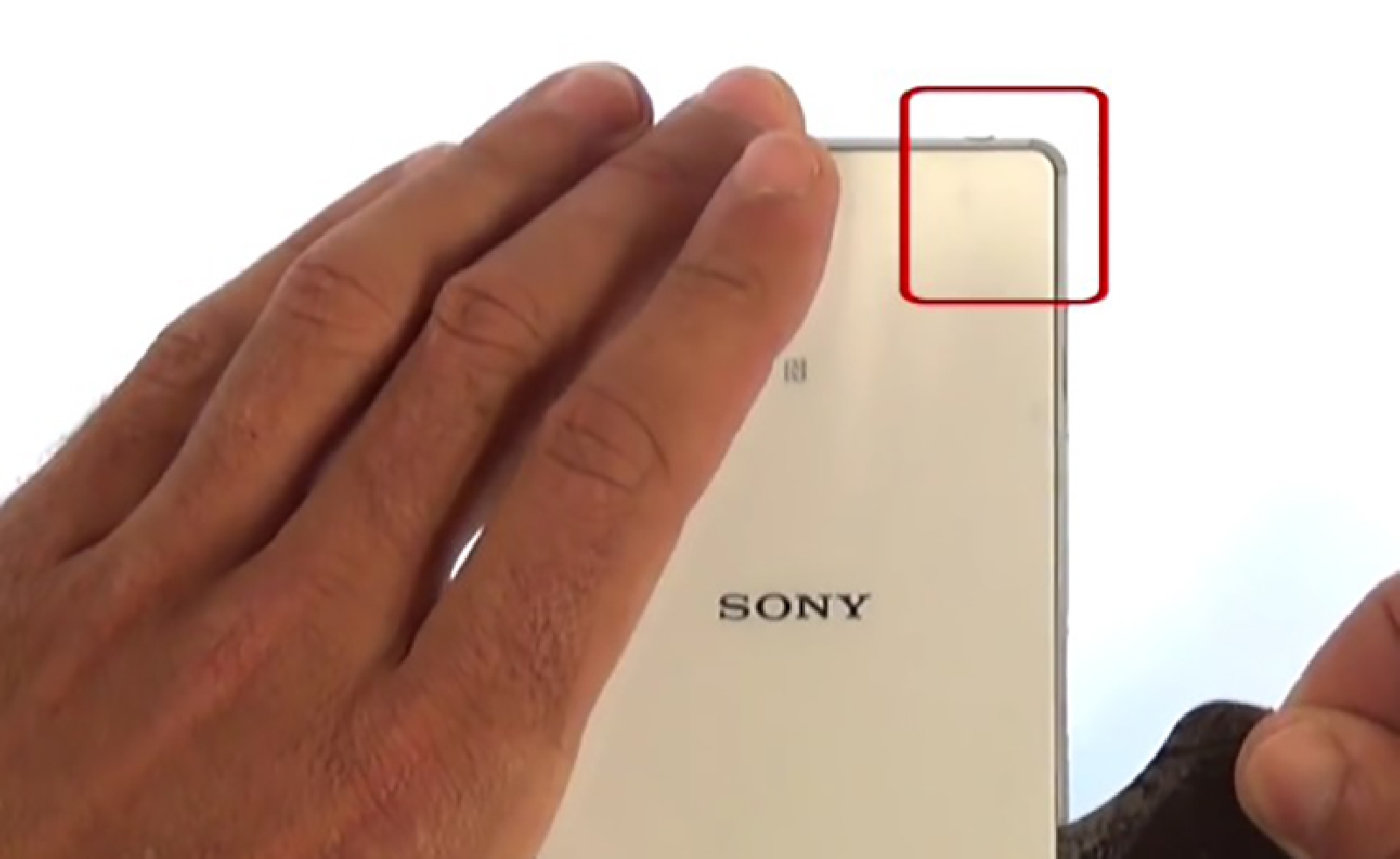 Changement d'écran (vitre+châssis+LCD) sur Xperia Z3 photo 2