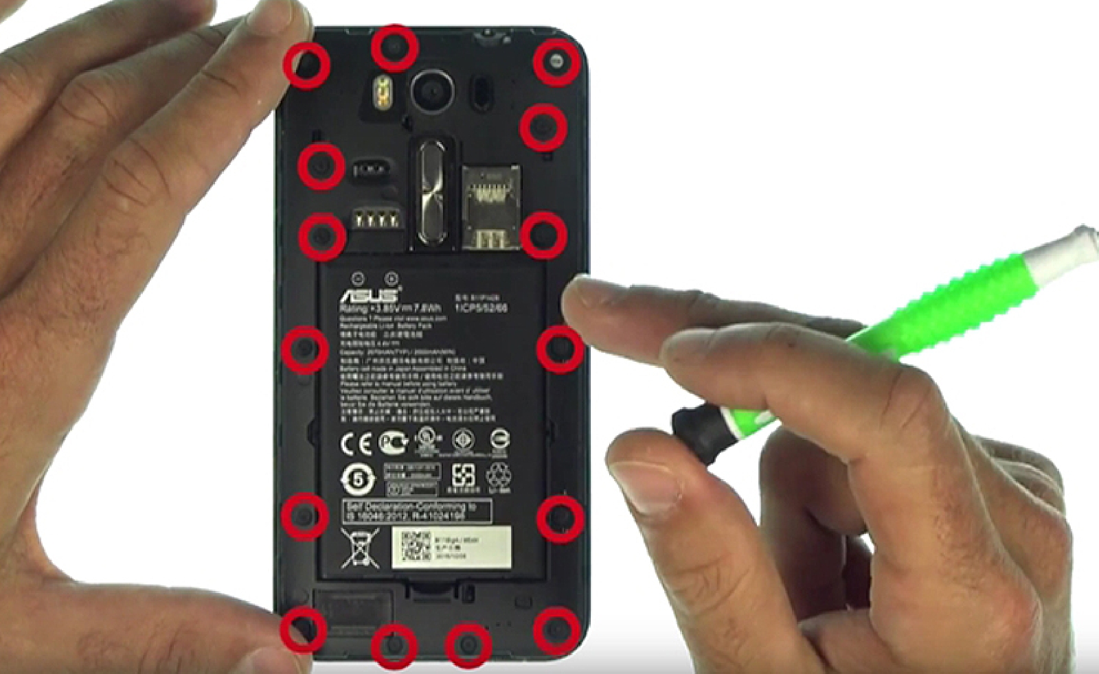 Changement d'écran (vitre+châssis+LCD) sur Zenfone 2 Laser ZE500KL photo 1