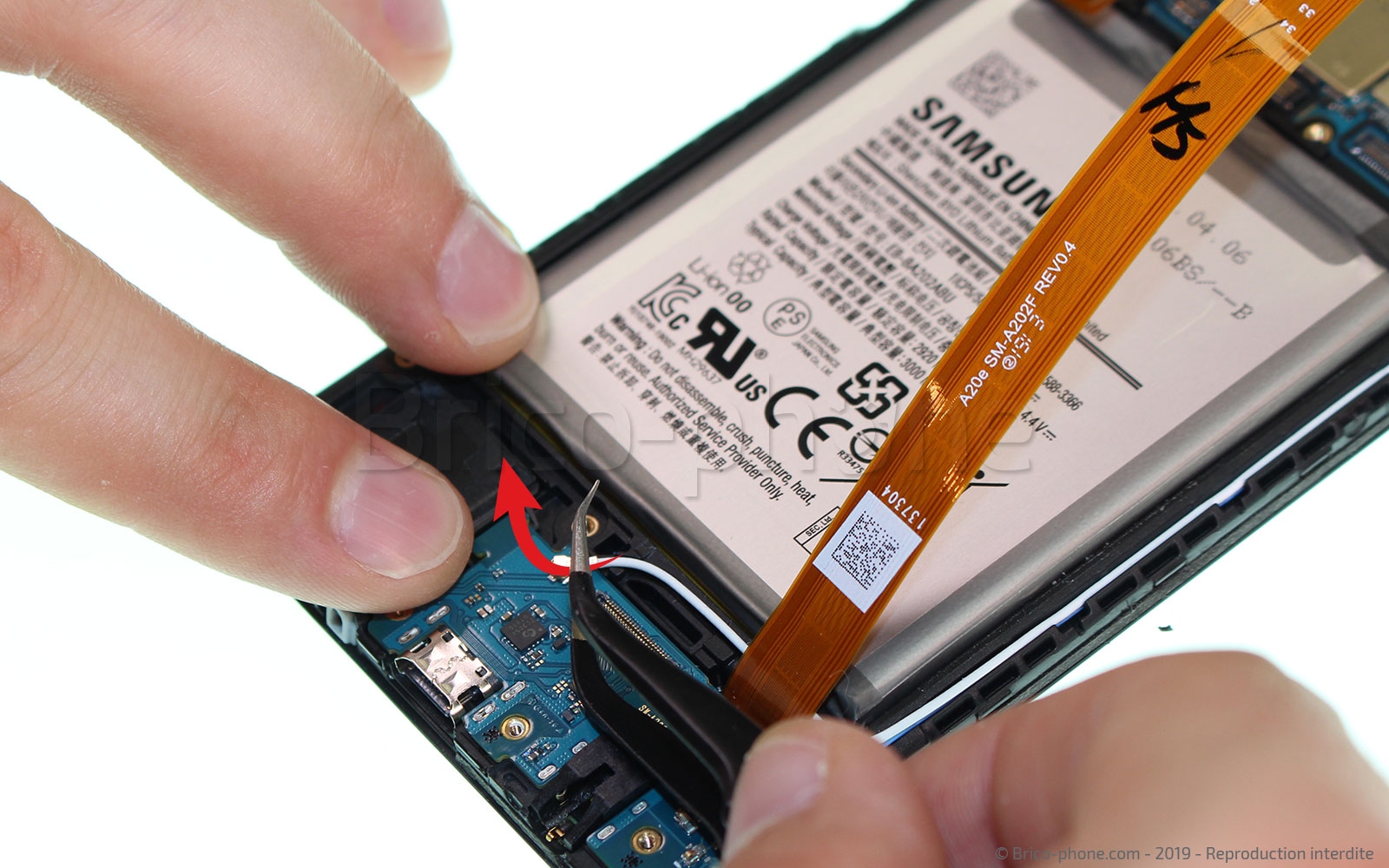 Changement de bloc écran sur Galaxy A20e photo 2