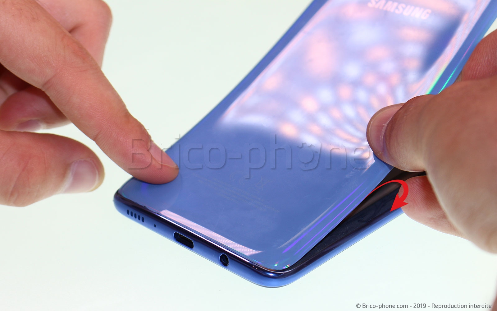 Changement de batterie sur Galaxy A70 photo 3