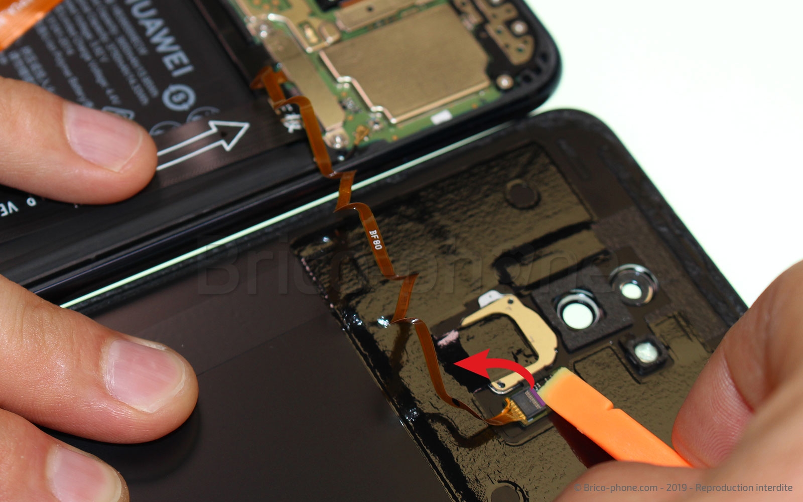 Changement de bloc écran (vitre + LCD) sur Mate 20 Lite photo 3