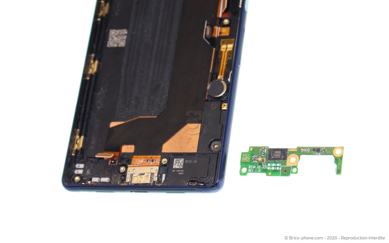 Démontage complet sur Xperia 10 photo 3