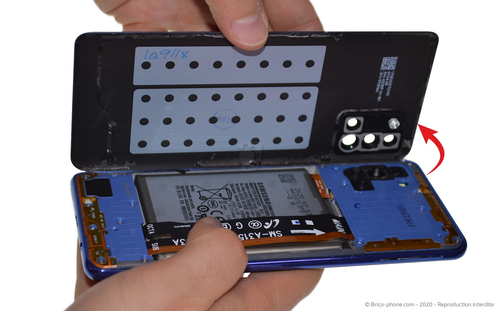 Changement de la vitre arrière sur Galaxy A31 photo 2