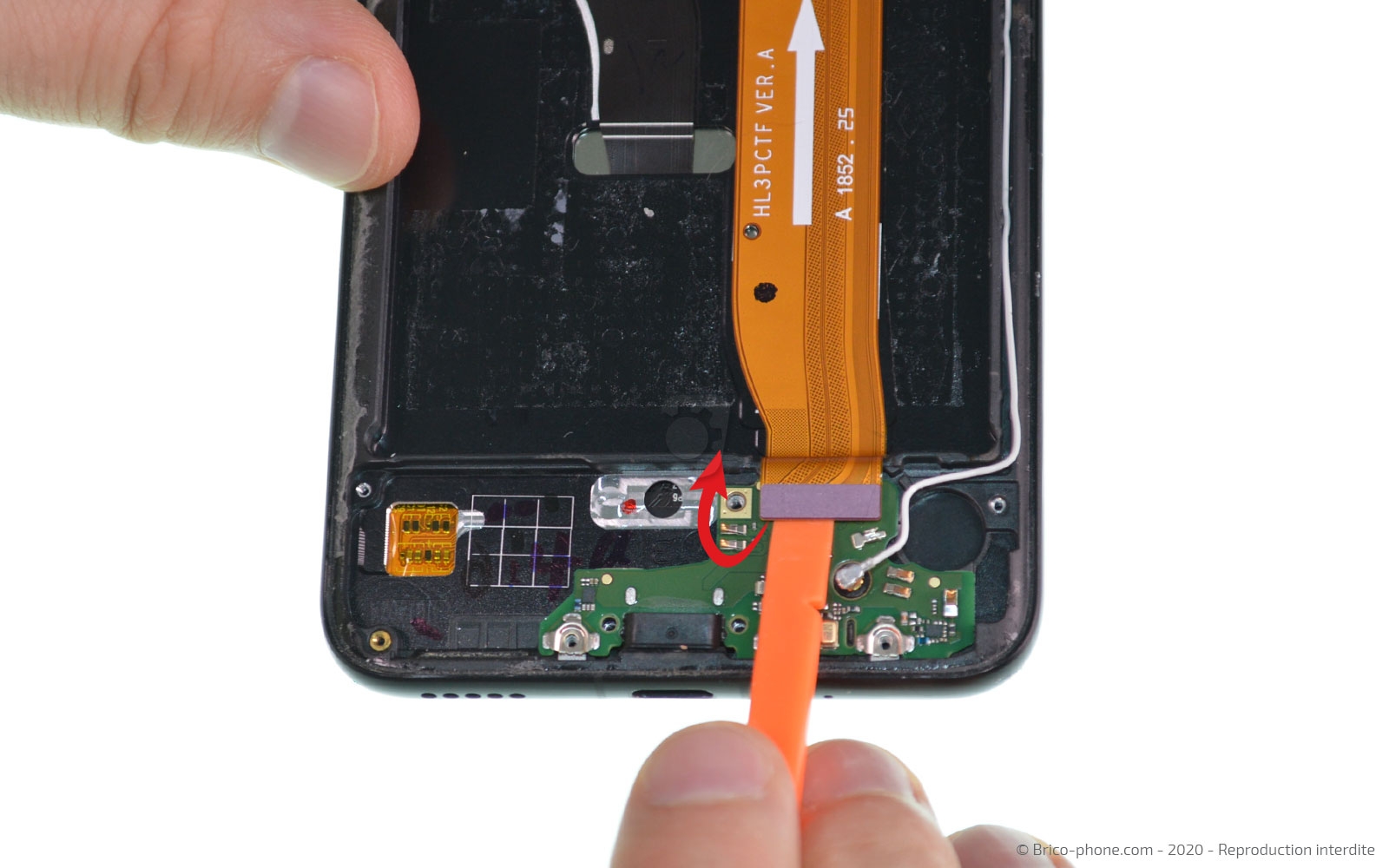 Changement du connecteur de charge sur Honor View 20 photo 2