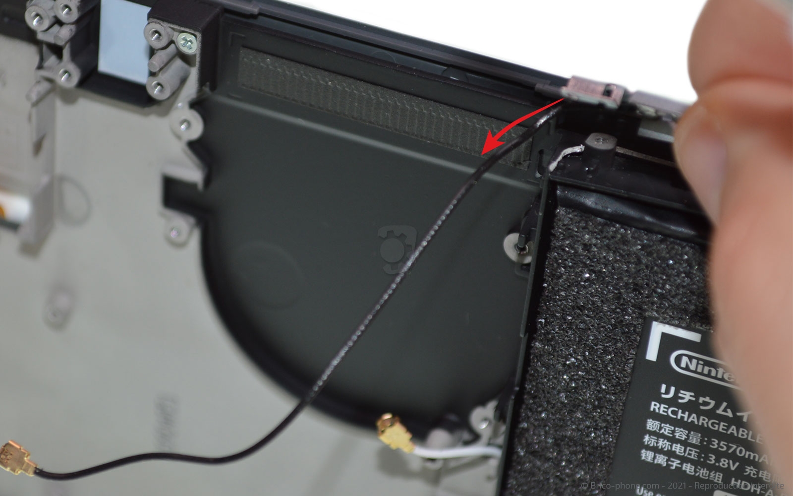 Changement de la vitre tactile ou du LCD  sur Switch Lite photo 3