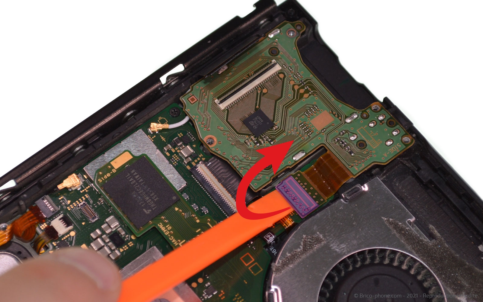 Changement du lecteur de cartes de jeux sur Switch photo 3