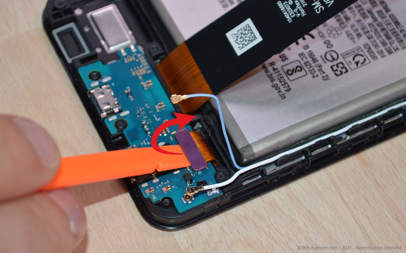 Changement de connecteur de charge sur Galaxy A32 5G photo 3