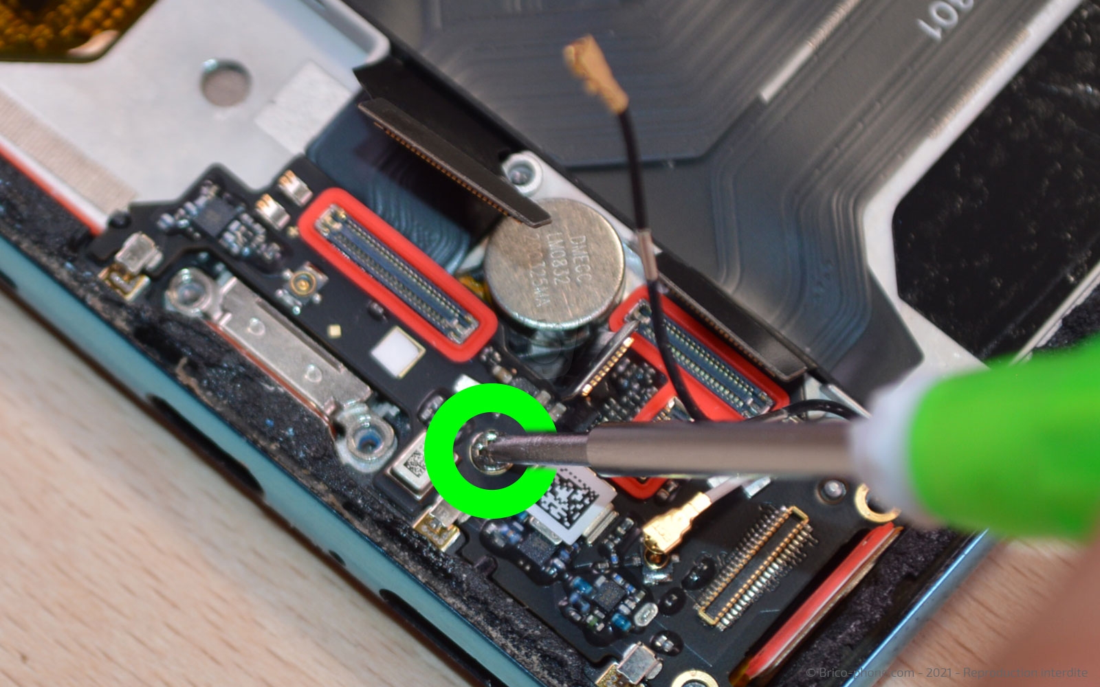 Changement du bloc écran sur OnePlus Nord photo 2