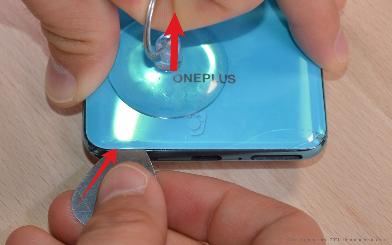 Changement de la vitre arrière sur OnePlus Nord photo 3