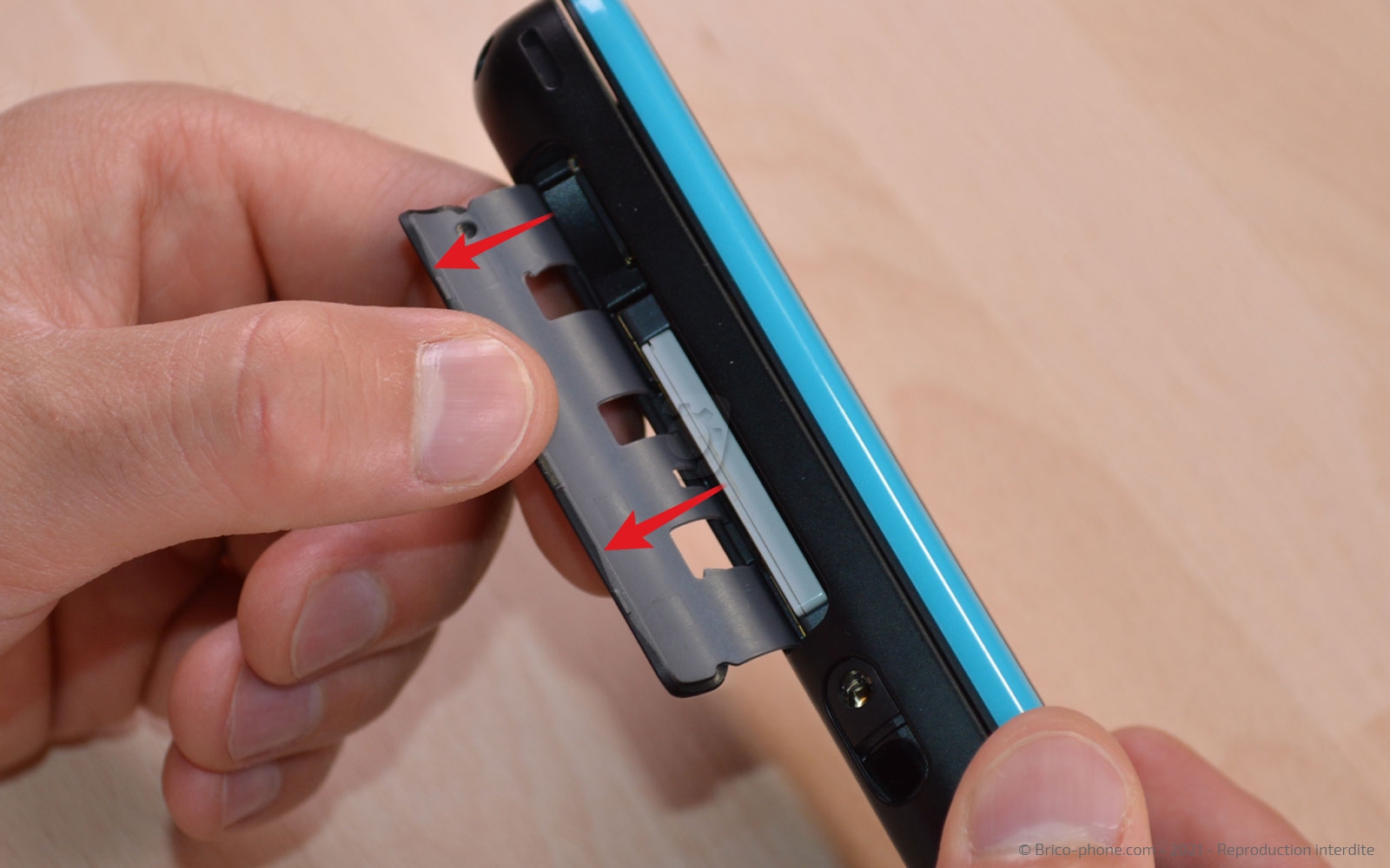 Changement de la batterie sur New 2DS XL photo 3