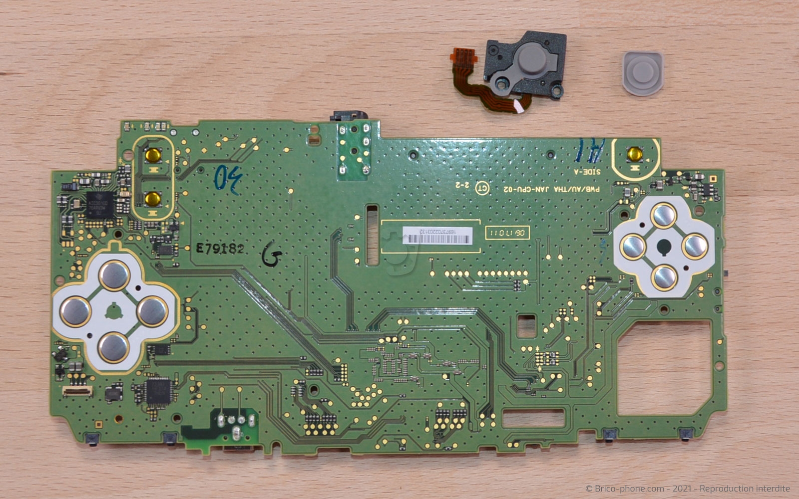 Changement de la vitre tactile et/ou du LCD sur New 2DS XL photo 3