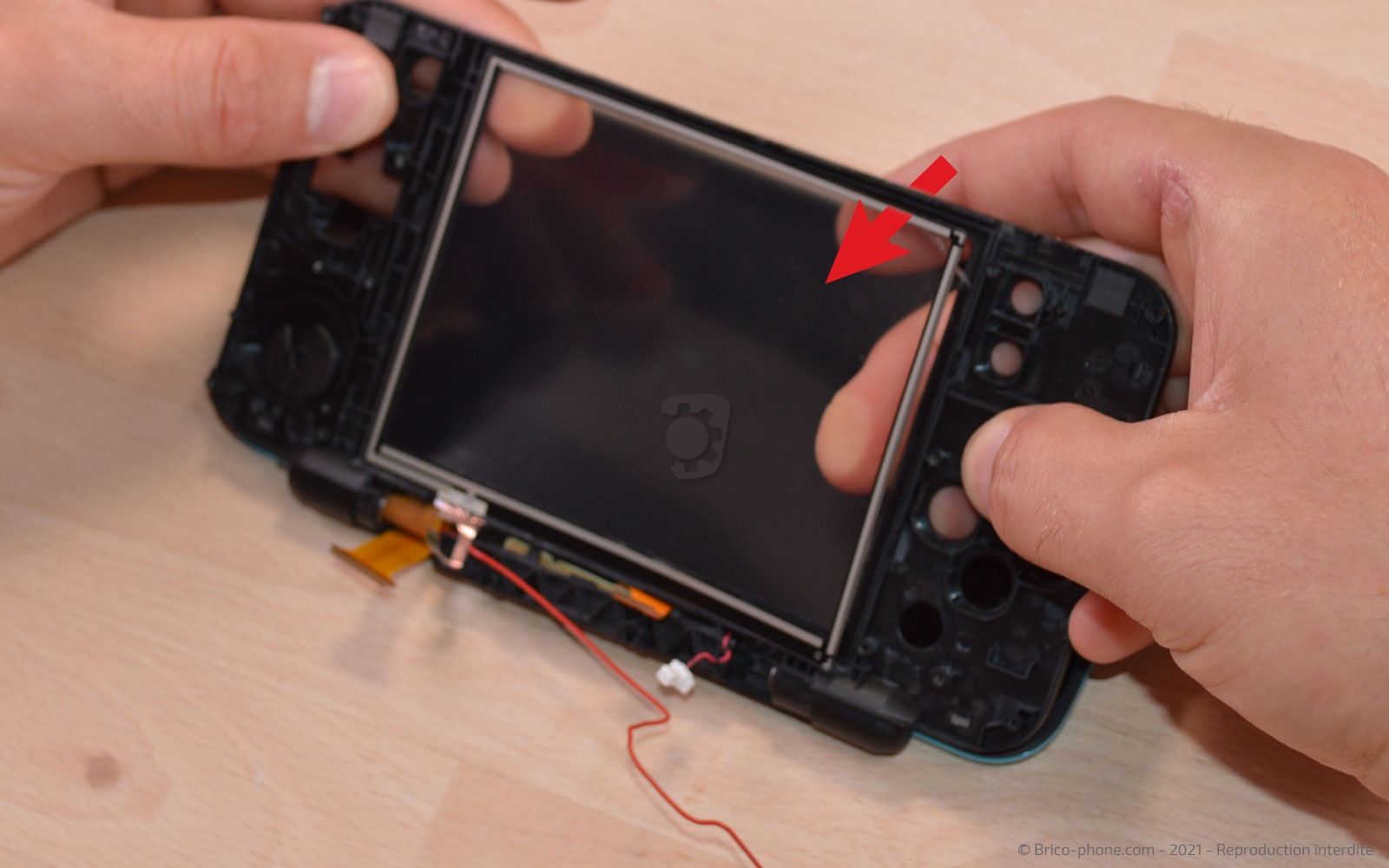 Changement de la vitre tactile et/ou du LCD sur New 2DS XL photo 2